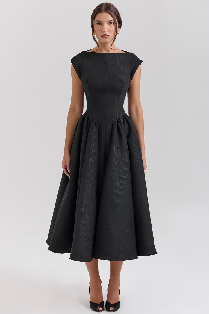 Enira | Elegant Midikjole til Kvinder