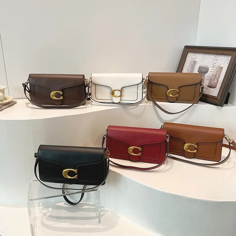 Minimalistisk Firkantet Læder Crossbody Taske med Messingspænde