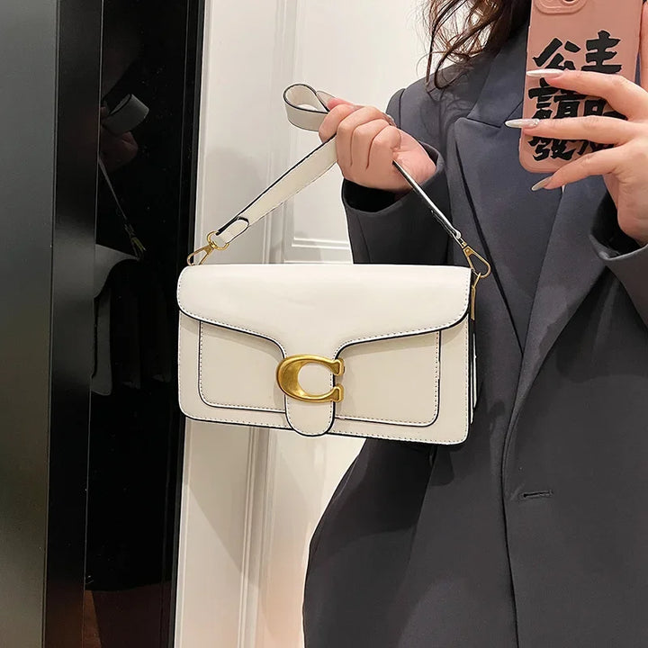 Minimalistisk Firkantet Læder Crossbody Taske med Messingspænde