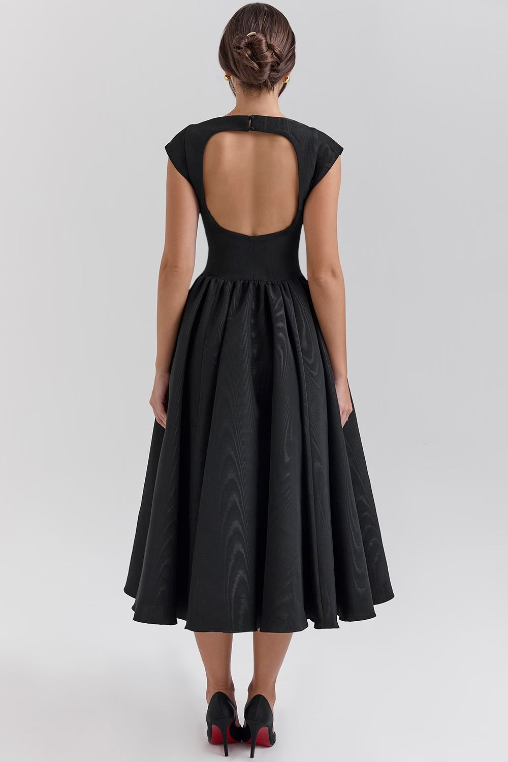 Enira | Elegant Midikjole til Kvinder