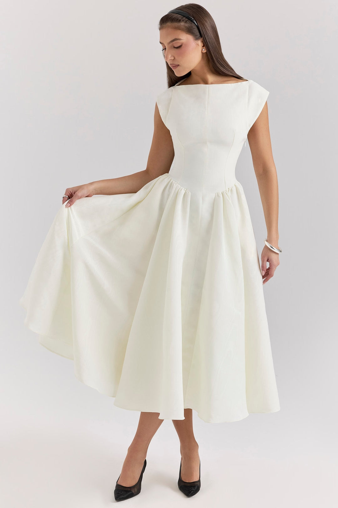 Enira | Elegant Midikjole til Kvinder