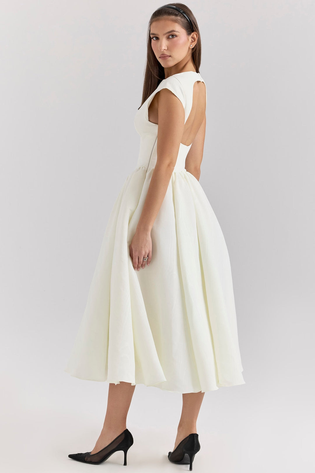 Enira | Elegant Midikjole til Kvinder
