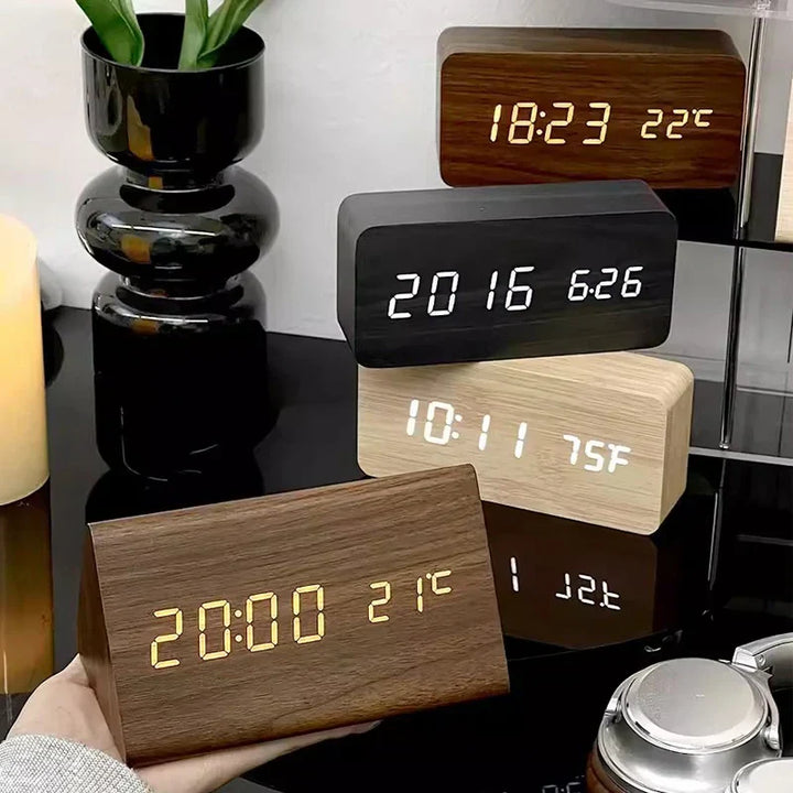 Træudseende LED Vækkeur | Retro Digitalt Bordur Gave