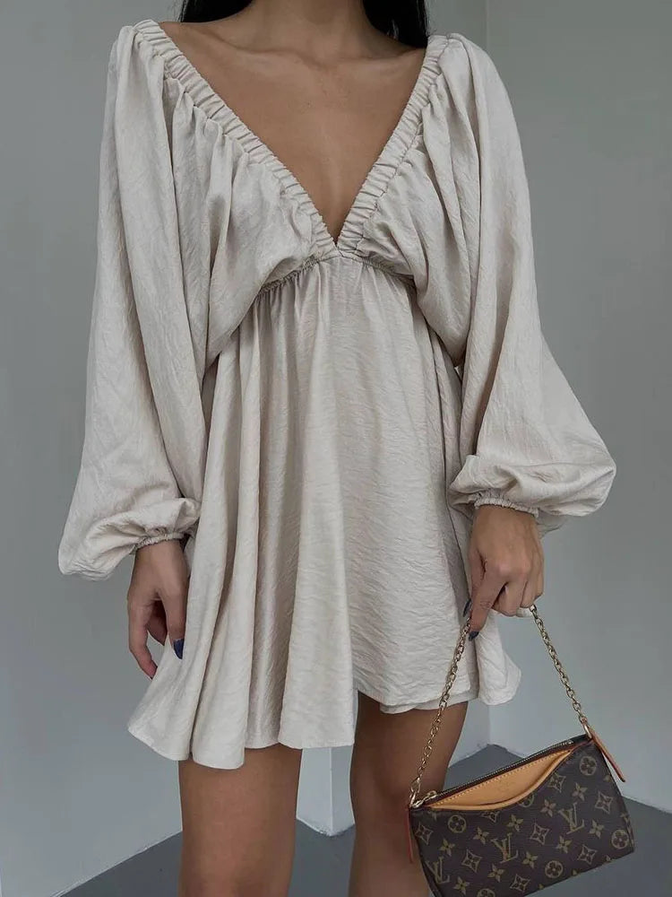 Vaenya | Boho Minikjole med Lange ærmer og V-Hals