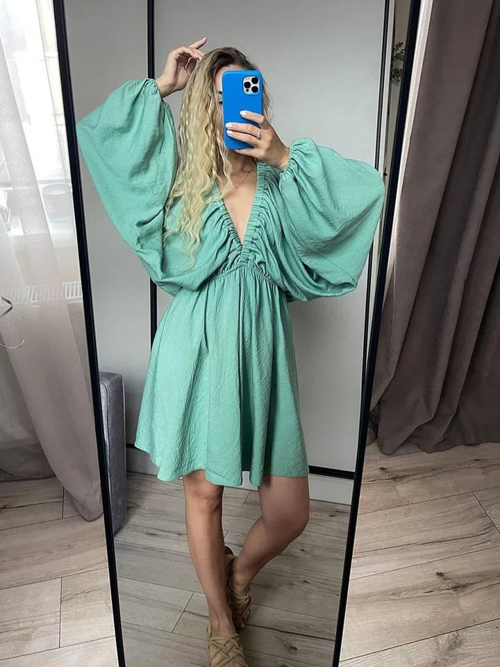 Vaenya | Boho Minikjole med Lange ærmer og V-Hals