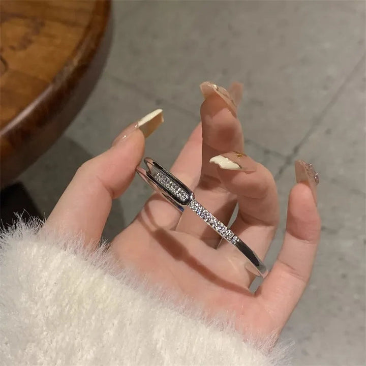 Åben Armring Armbånd med Funklende Accent
