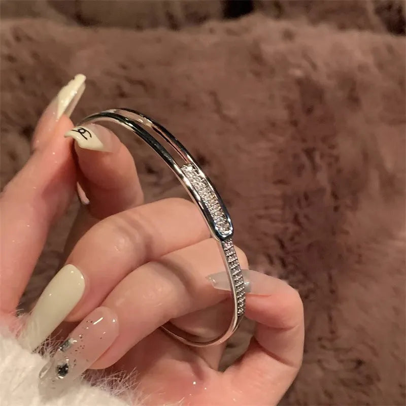 Åben Armring Armbånd med Funklende Accent