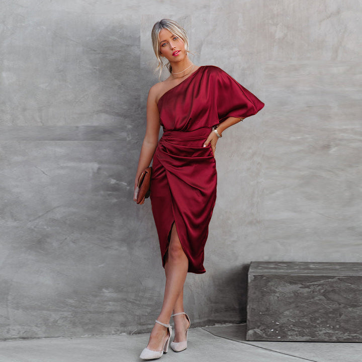 Ioanna | Asymmetrisk Aftenkjole med Elegante Slids